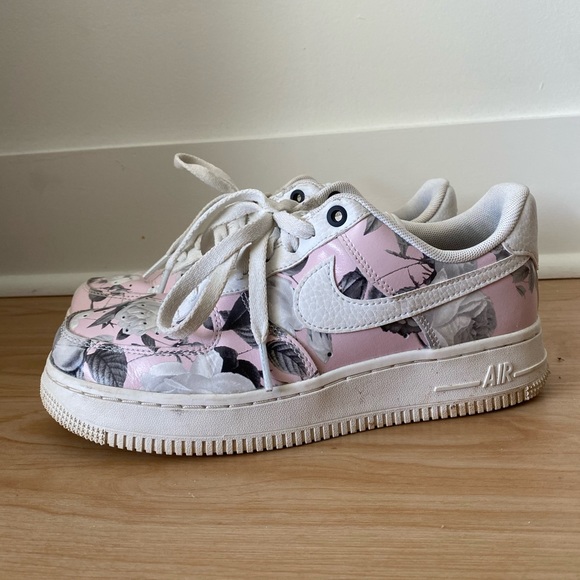 Floral Nike Air Forces - Picture 2 of 3
